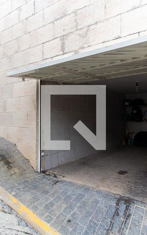 Casa à venda com 212m², 2 quartos e 1 vaga Casa à venda com 212m², 2 quartos e 1 vagaGaragem