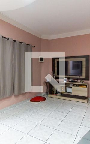 Casa à venda com 212m², 2 quartos e 1 vaga Casa à venda com 212m², 2 quartos e 1 vagaSala