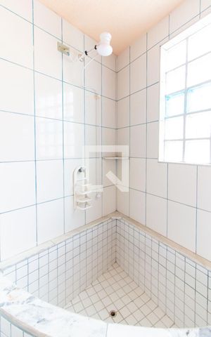 Casa à venda com 212m², 2 quartos e 1 vaga Casa à venda com 212m², 2 quartos e 1 vagaBanheiro Social 02