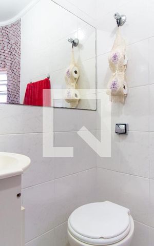 Casa à venda com 212m², 2 quartos e 1 vaga Casa à venda com 212m², 2 quartos e 1 vagaBanheiro da Suíte 01