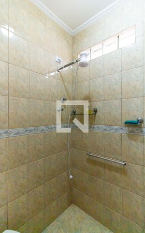 Casa à venda com 212m², 2 quartos e 1 vaga Casa à venda com 212m², 2 quartos e 1 vagaBanheiro Social 01