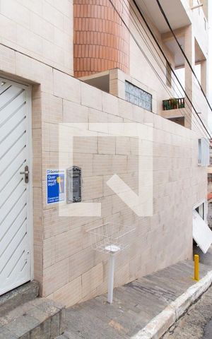 Casa à venda com 212m², 2 quartos e 1 vaga Casa à venda com 212m², 2 quartos e 1 vagaFachada
