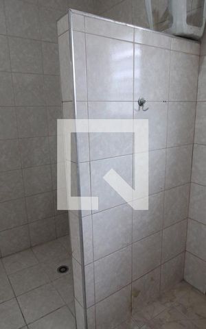 Casa à venda com 240m², 5 quartos e 4 vagasSuite 1 - Banheiro