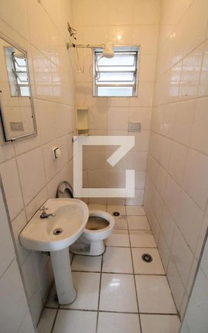 Casa à venda com 240m², 5 quartos e 4 vagasSuite 2 - Banheiro
