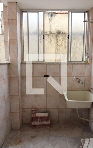 Casa à venda com 240m², 5 quartos e 4 vagasArea de serviço 2