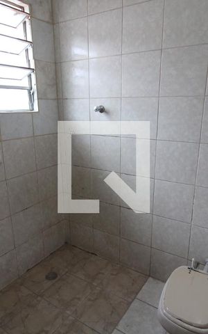 Casa à venda com 240m², 5 quartos e 4 vagasSuite 1 - Banheiro