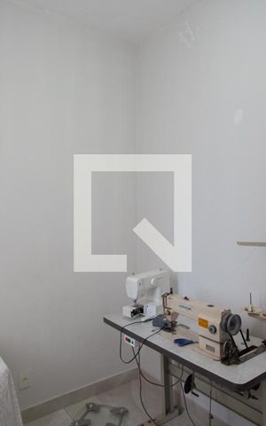 Casa à venda com 185m², 4 quartos e 2 vagas Casa à venda com 185m², 4 quartos e 2 vagasQuarto 1 casa 1