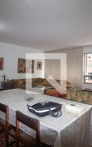 Apartamento à venda com 219m², 2 quartos e 1 vaga Apartamento à venda com 219m², 2 quartos e 1 vagaSala
