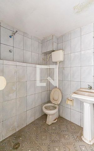 Casa à venda com 150m², 5 quartos e 1 vaga Casa à venda com 150m², 5 quartos e 1 vagaBanheiro Casa 2