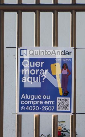 Casa à venda com 875m², 4 quartos e 4 vagas Casa à venda com 875m², 4 quartos e 4 vagasFachada