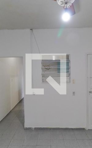 Casa à venda com 450m², 5 quartos e 3 vagas Casa à venda com 450m², 5 quartos e 3 vagasQuarto 02 da Casa 02