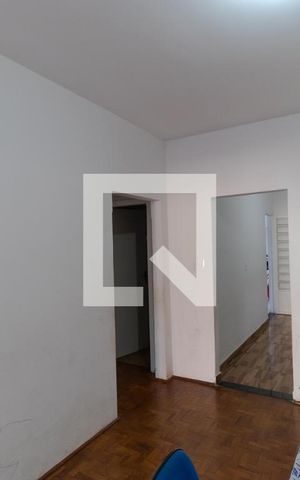 Casa à venda com 450m², 5 quartos e 3 vagas Casa à venda com 450m², 5 quartos e 3 vagasSala de Estar