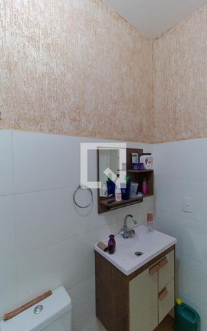 Casa à venda com 450m², 5 quartos e 3 vagas Casa à venda com 450m², 5 quartos e 3 vagasBanheiro