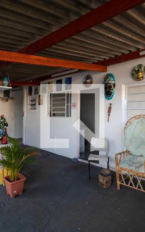 Casa à venda com 450m², 5 quartos e 3 vagas Casa à venda com 450m², 5 quartos e 3 vagasVaranda da Casa 02