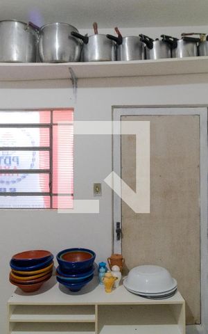 Casa à venda com 450m², 5 quartos e 3 vagas Casa à venda com 450m², 5 quartos e 3 vagasQuarto 01 da Casa 02
