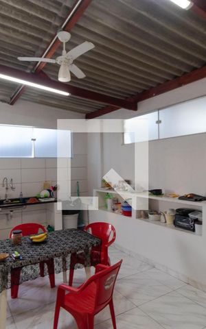 Casa à venda com 450m², 5 quartos e 3 vagas Casa à venda com 450m², 5 quartos e 3 vagasCozinha