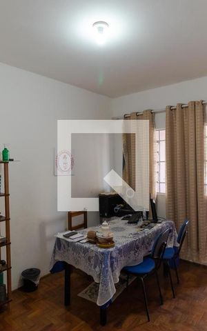 Casa à venda com 450m², 5 quartos e 3 vagas Casa à venda com 450m², 5 quartos e 3 vagasSala de Estar