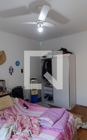 Casa à venda com 450m², 5 quartos e 3 vagas Casa à venda com 450m², 5 quartos e 3 vagasQuarto 01