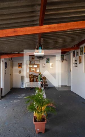 Casa à venda com 450m², 5 quartos e 3 vagas Casa à venda com 450m², 5 quartos e 3 vagasVaranda da Casa 02