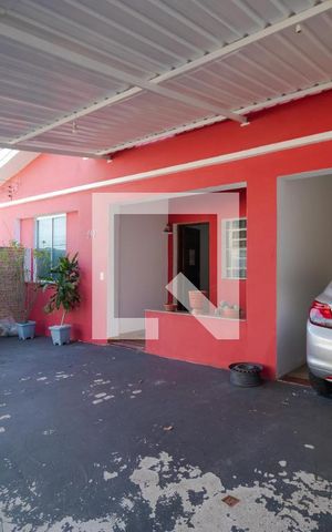 Casa à venda com 450m², 5 quartos e 3 vagas Casa à venda com 450m², 5 quartos e 3 vagasGaragem