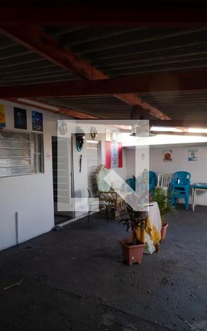 Casa à venda com 450m², 5 quartos e 3 vagas Casa à venda com 450m², 5 quartos e 3 vagasVaranda da Casa 02
