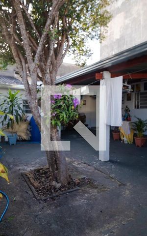Casa à venda com 450m², 5 quartos e 3 vagas Casa à venda com 450m², 5 quartos e 3 vagasQuintal