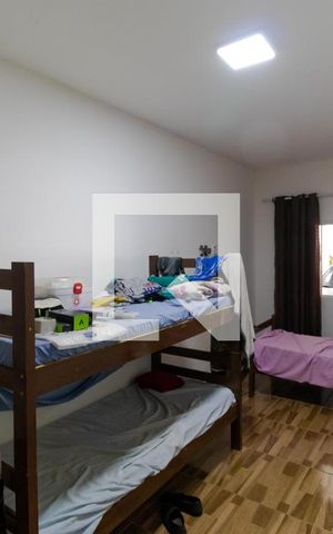 Casa à venda com 450m², 5 quartos e 3 vagas Casa à venda com 450m², 5 quartos e 3 vagasSuíte