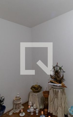 Casa à venda com 450m², 5 quartos e 3 vagas Casa à venda com 450m², 5 quartos e 3 vagasQuarto 02