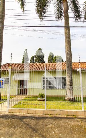 Casa para alugar com 600m², 3 quartos e 6 vagasFachada