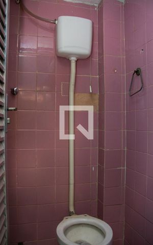 Casa de condomínio para alugar com 100m², 2 quartos e sem vagaBanheiro de Serviço