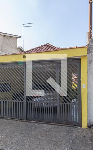 Casa à venda com 140m², 2 quartos e 2 vagasFachada