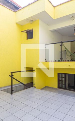 Casa à venda com 140m², 2 quartos e 2 vagasQuintal