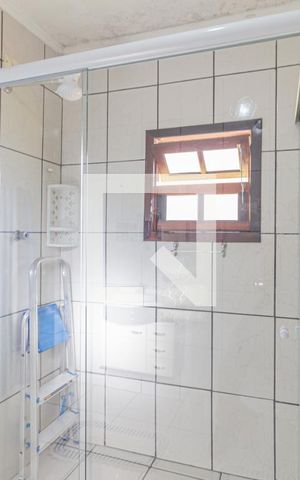 Casa à venda com 140m², 2 quartos e 2 vagasBanheiro da suíte 1