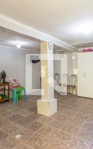 Casa à venda com 140m², 2 quartos e 2 vagasÁrea de serviço
