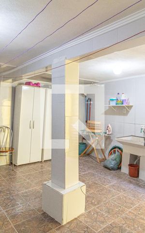 Casa à venda com 140m², 2 quartos e 2 vagasÁrea de serviço