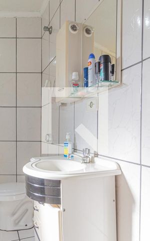 Casa à venda com 140m², 2 quartos e 2 vagasBanheiro da suíte 1