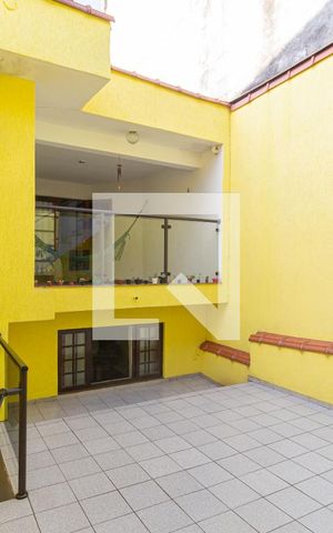 Casa à venda com 140m², 2 quartos e 2 vagasQuintal
