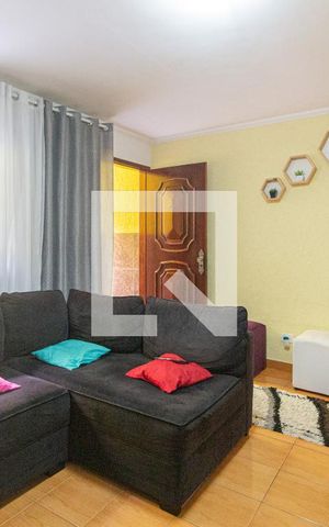 Casa à venda com 140m², 2 quartos e 2 vagasSala