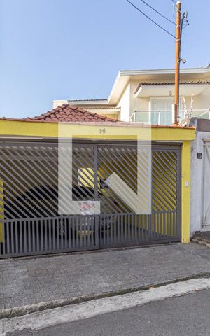 Casa à venda com 140m², 2 quartos e 2 vagasFachada