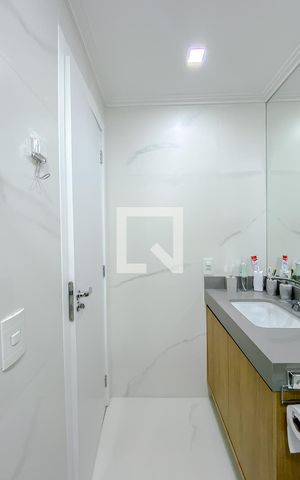 Apartamento à venda com 77m², 2 quartos e 1 vagaBanheiro da Suíte