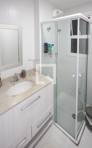 Studio para alugar com 30m², 1 quarto e 1 vaga Studio para alugar com 30m², 1 quarto e 1 vagaBanheiro