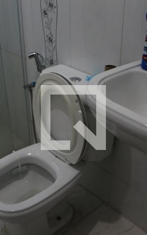 Casa para alugar com 73m², 2 quartos e sem vagaBanheiro