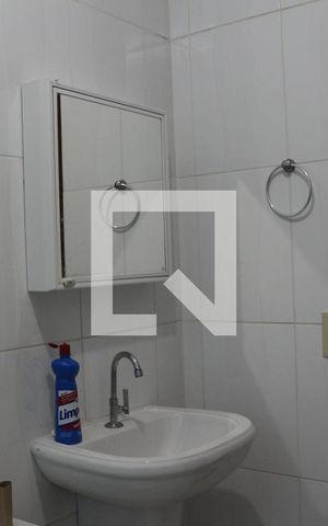 Casa para alugar com 73m², 2 quartos e sem vagaBanheiro