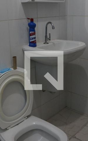 Casa para alugar com 73m², 2 quartos e sem vagaBanheiro