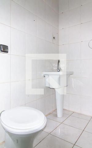 Apartamento para alugar com 25m², 0 quarto e sem vaga Apartamento para alugar com 25m², 0 quarto e sem vagaBanheiro