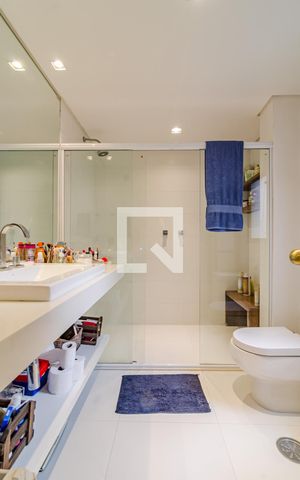 Apartamento à venda com 204m², 3 quartos e 1 vagaBanheiro da suíte 1