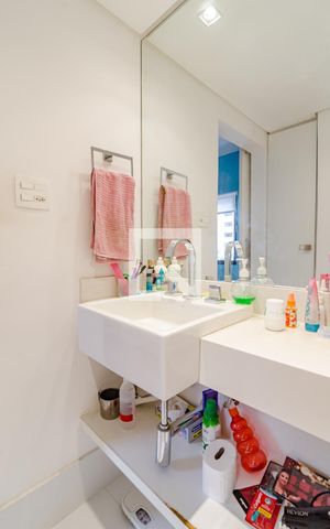 Apartamento à venda com 204m², 3 quartos e 1 vagaBanheiro da suíte 3