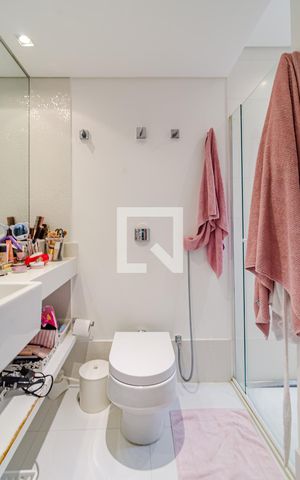 Apartamento à venda com 204m², 3 quartos e 1 vagaBanheiro da suíte 3
