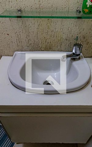 Casa à venda com 71m², 2 quartos e 1 vaga Casa à venda com 71m², 2 quartos e 1 vagaSala - Lavabo