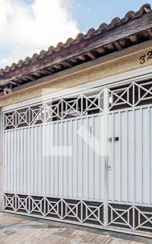 Casa à venda com 71m², 2 quartos e 1 vaga Casa à venda com 71m², 2 quartos e 1 vagaFachada